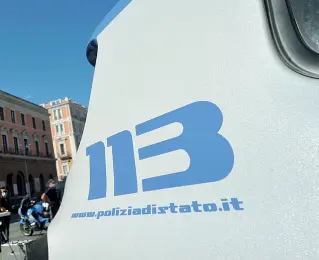  ?? ?? Le indagini di questa storia di violenze, accadute in un paese della Murgia, sono state affidate alla polizia