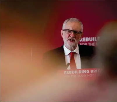  ?? AARON CHOWN/AP ?? Den britiske opposisjon­slederen Jeremy Corbyn holdt nylig tale på et Labour-møte i Warwick, England.