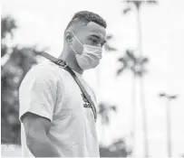  ?? PETER MCMAHON/MIAMI DOLPHINS ?? Dolphins rookie quarterbac­k Tua Tagovailoa arrives for training camp at the Baptist Health Training Facility in Davie on July 27.