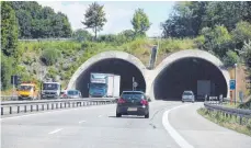  ?? FOTO: JAN PETER STEPPAT ?? Der Herfatzer Tunnel auf der A96 wird kommende Woche nachts zweimal gesperrt.