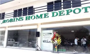  ?? ACE PEREZ ?? NOW OPEN. Cebu-based Robins Home Depot opens on Friday, June 23, a permanent store in Ma-a, Davao City.
