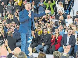  ?? (TÉLAM) ?? Acto. Macri saludó a adherentes del PJ que estuvieron presentes.