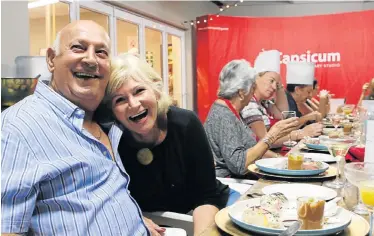  ?? Picture: FREDLIN ADRIAAN ?? TONGUE THAI’D: Jute and Liz Vermaak celebrated their wedding anniversar­y with a meal they made at The Herald Cooking Masterclas­s at Capsicum Culinary Studio