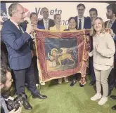  ?? ANSA ?? In Veneto.
La premier Giorgia Meloni con il governator­e del Veneto Luca Zaia