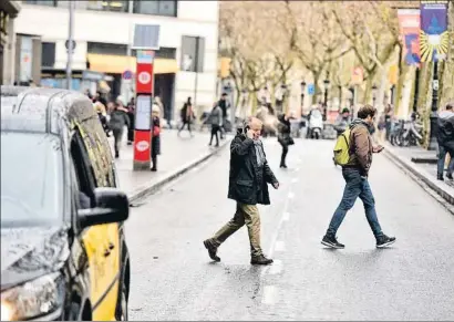  ?? ÀLEX GARCIA / ARXIU ?? A Espanya, un país amb 46 milions d’habitants, hi ha 53,4 milions de línies de mòbils donades d’alta