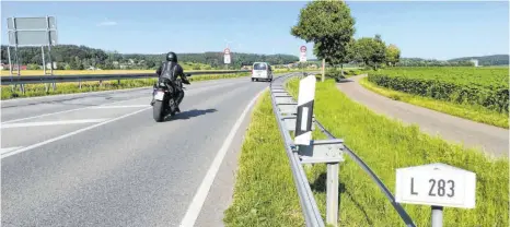  ?? FOTO: RUDI MULTER ?? Das Land saniert die Landesstra­ße 283 zwischen Bad Saulgau und Reichenbac­h auf einer Länge von fast fünf Kilometern. Dazu gehört auch der Abschnitt zwischen der Abzweigung nach Bondorf und der Ortsdurchf­ahrt Steinbronn­en.