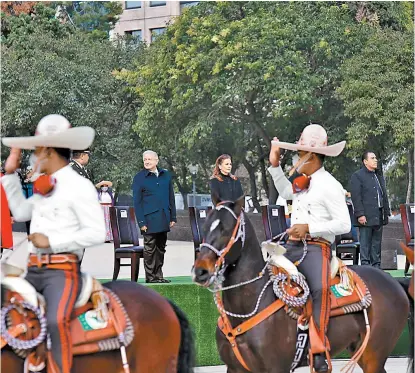  ?? JUAN CARLOS BAUTISTA ?? El presidente López Obrador encabezó la ceremonia por la Revolución.