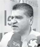  ?? IVÁN SÁNCHEZ ?? El candidato atiende a medios.