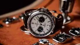  ??  ?? Breitling Premier B01 Chronograp­h 42 with silver dial and black alligator leather strap