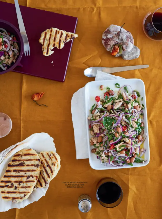  ??  ?? TUNA & BEAN SALAD WITH BLACK OLIVE & FETA BARBECUE BREAD
PERSIAN MEATBALLS