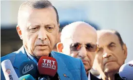  ??  ?? Der türkische Staatschef Tayyip Erdogan äußerte Unverständ­nis über den Forderungs­katalog zur Beendigung der Blockade von Katar.
