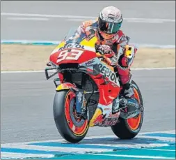  ?? FOTO: EFE ?? La carrera de Márquez fue una contrarrel­oj al límite hasta su caída