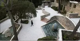  ?? (Photo Sébastien Botella) ?? À l’intérieur, la jauge sera limitée à  personnes. Pas de limitation du nombre de visiteurs en revanche dans les jardins et dans le labyrinthe Miro.