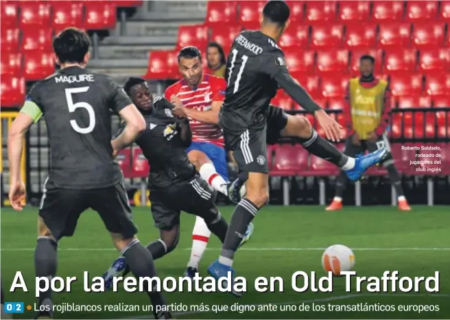  ?? A. L. JUÁREZ / PHOTOGRAPH­ERSSPORTS ?? Roberto Soldado,
rodeado de jugadores del
club inglés