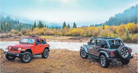  ?? FOTO: JEEP/DPA ?? Neuauflage im klassische­n Look: Jeep bringt seinen Wrangler in mehreren Varianten heraus, so als Rubicon und als Sahara (rechts).
