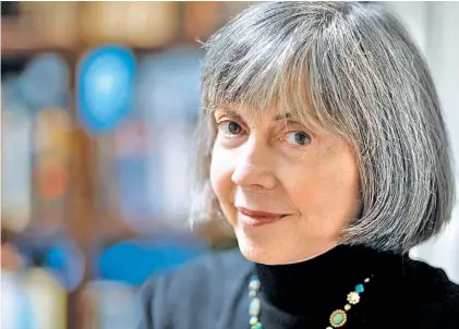  ??  ?? La gran dama. Anne Rice, en su casa, en California. “Hay audiencia ilimitada para las novelas de vampiros”.