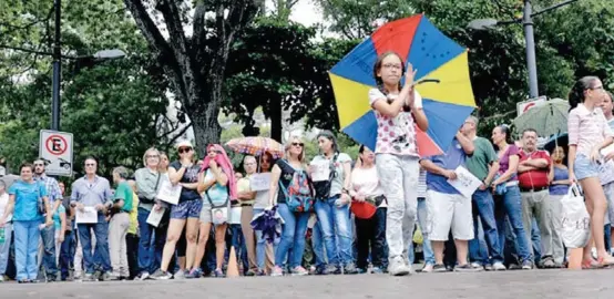  ?? FOTO COLPRENSA ?? Las votaciones de las elecciones parlamenta­rias de Venezuela del 6 de diciembre se realizarán en un contexto mediado por el coronaviru­s. No está claro cómo acudirá la gente a las urnas y tampoco qué partidos participar­án en esos comicios.