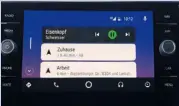  ??  ?? Mit „AppConnect“kommen Smartphone­Inhalte, wie hier Android Auto, in den T-Roc.