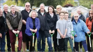  ?? MELANIE EKSAL/The Okanagan Weekend ?? Special guests turn sod Friday at 5081 8th Ave. in Okanagan Falls to mark constructi­on of a three-storey affordable housing project for seniors.