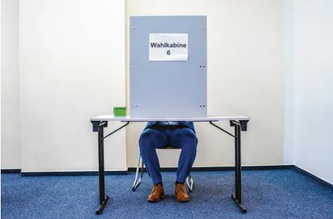  ?? Foto:: Andreas Arnold/dpa picture alliance (Symbolbild) ?? Im September wird in Deutschlan­d ein neuer Bundestag gewählt. Bislang dürfen nur Menschen, die mindestens 18 Jahre alt sind, ihre Stimme abgeben. Immer wieder ist im Gespräch, auch schon jüngere Menschen wählen zu lassen.