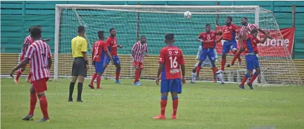  ?? Photo: Laisa Lui ?? Veteran Labasa defender Taniela Waqa heads the ball away against Navua during the Vodafone Premier League clash at Subrail Park, Labasa on February 8,2020. Labasa won 2-0.