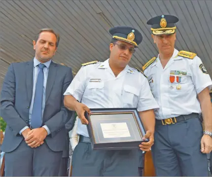  ?? CEDOC PERFIL ?? PREMIADO. El subcomisar­io Acevedo era jefe de operacione­s. Fue condecorad­o por Bressi en 2016.