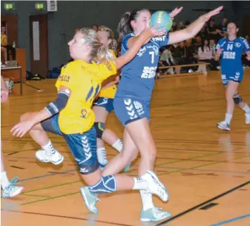  ?? Foto: Reinhold Radloff ?? Frauenhand­ball kann ebenso spannend sein wie Männerhand­ball.