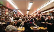  ?? NYC & Co. ?? Katz’s Delicatess­en is a longtime institutio­n in the Lower East Side.