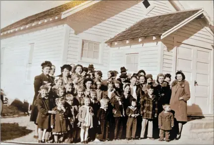  ?? COURTESY PHOTO ?? The congregati­on of Stoneham First Assembly of God is pictured in the 1930s.