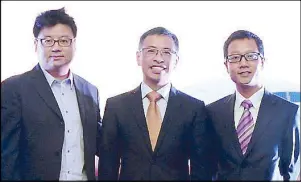  ??  ?? Hong Kong Tourism
Board regional director for Southeast Asia Simon
Wong, Wilson Yam and former Cathay Pacific Philippine­s
country manager Martin Xu