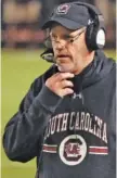  ?? AP FILE PHOTO/SEAN RAYFORD ?? Former South Carolina coach Mike Bobo reclaimed the offensive coordinato­r job at Georgia on Tuesday.