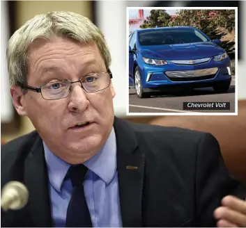  ?? PHOTOS D’ARCHIVES, SIMON CLARK ET COURTOISIE ?? Chevrolet Volt Le président de la SAQ, Alain Brunet, roulera désormais en Chevrolet Volt (mortaise), une voiture électrique qui devrait coûter moins à la société d’État.