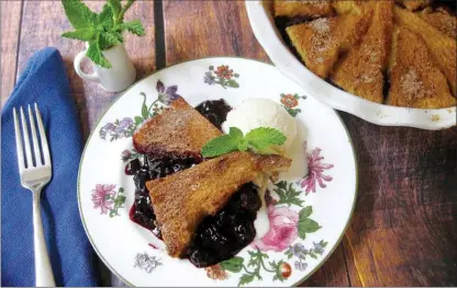  ?? Sara Moulton via AP ?? Blueberry pie with a cinnamon french toast crust.This dish is from a recipe by Sara Moulton.