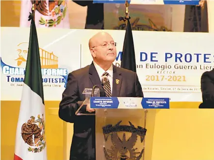  ??  ?? El rector Juan Eulogio Guerra Liera detalló la importanci­a de los valores que conforman el plan.