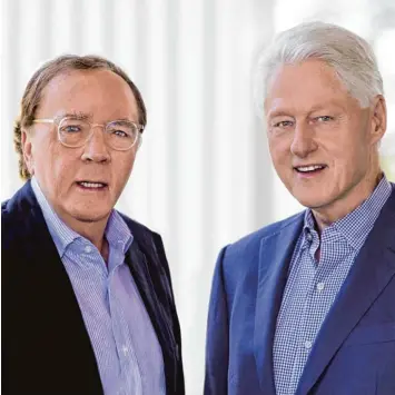  ?? Foto: David Burnett, Droemer ?? Wie viel Präsidialk­raft und wie viel Eloquenz steckt in jedem dieser beiden Herren? Bill Clinton, einst US Staatsspit­ze (rechts), und Bestseller Autor James Patterson haben einen Thriller über das Weiße Haus in Washington verfasst.