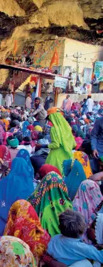  ??  ?? Devotees at the temple of Mata Hinglaj Devi, Balochista­n