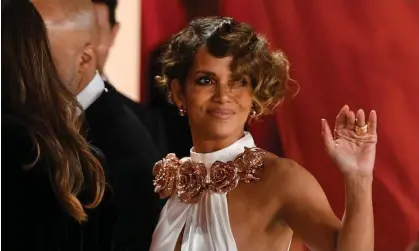  ?? ?? Wave goodbye to The Mothership … Halle Berry at the 2023 Oscars. Photograph: George Pimentel/Rex/Shuttersto­ck