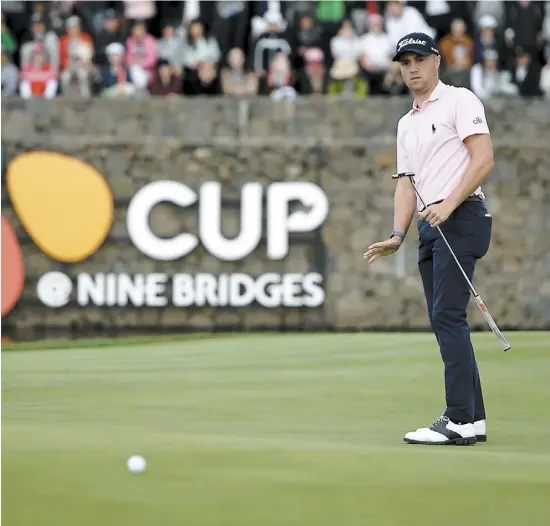  ?? PHOTO AFP ?? Le golfeur américain Justin Thomas a calé ce roulé au 18e trou pour remporter le tournoi The CJ Cup @ Nine Bridges.