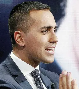  ?? Ansa/LaPresse ?? Mediatore Il presidente del Consiglio Conte ieri era a Bruxelles per il summit dei governi della zona euro. Sopra, Di Maio e Salvini