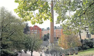  ?? AYUNTAMIEN­TO DE MADRID ?? El parque del Gasómetro o de la Chimenea, en Arganzuela, recién reformado.