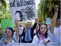  ?? — AFP ?? People affected by the last September 19 earthquake hold a protest to commemorat­e six months of the event and asking for the reconstruc­tion of their homes in Mexico City, on Tuesday.
