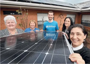  ??  ?? Geelong Sustainabi­lity president Vicki Perrett, MACS chairwoman Gael Perry, project co-ordinator Dan Cowdell, Geelong MP Christine Couzens and State Energy Minister Lily D'Ambrosio.