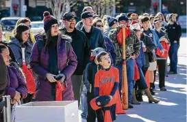  ?? Michael Minasi / Houston Chronicle ?? Hundreds wait for autographs from Houston Astros shortstop Carlos Correa and pitcher Michael Feliz during a toy drive on Saturday, Dec. 9, 2017, at Houston Methodist Emergency Care Center in The Woodlands.