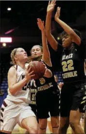  ?? KIRK NEIDERMYER - FOR DIGITAL FIRST MEDIA ?? Governor Mifflin’s Kayla Hartman drives to the hoop during the BCIAA Girls Basketball Championsh­ip at Santander Arena in Reading on Wednesday, February 14.