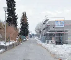  ?? FOTO: CHRISTOPH KLAWITTER ?? Laut Plan soll in etwa kurz vor der Straßenlat­erne (vorne links) die Einbahnstr­aße beginnen.