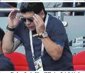  ??  ?? Emotional: Diego Maradona (57) vermied an der Seite von Ehefrau Rocío Oliva (27) aber Peinlichke­iten