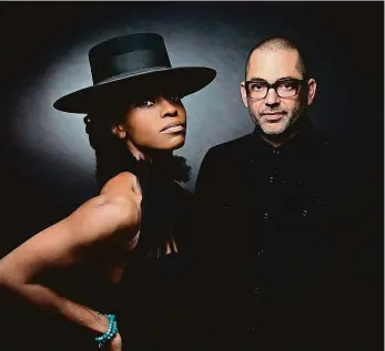  ?? Foto: Michelle Hayward ?? Na svém nadcházejí­cím pražském koncertě chce duo Morcheeba především oslavovat hudbu. „Milujeme, když publikum během našich koncertů tančí a zpívá,“tvrdí.