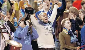  ?? Kiel Maddox ?? FANS CHEER the Foxes at Chukchansi Park. Having a soccer club is “a big plus for Fresno,” the mayor says.