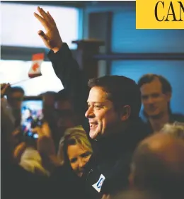  ?? CARLOS OSORIO / REUTERS ?? Conservati­ve Leader Andrew Scheer campaigns in Vancouver on Sunday.