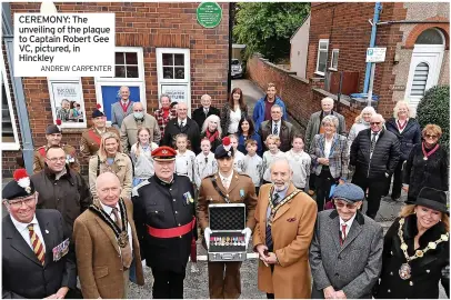  ?? ANDREW CARPENTER ?? CEREMONY: The unveiling of the plaque to Captain Robert Gee VC, pictured, in Hinckley